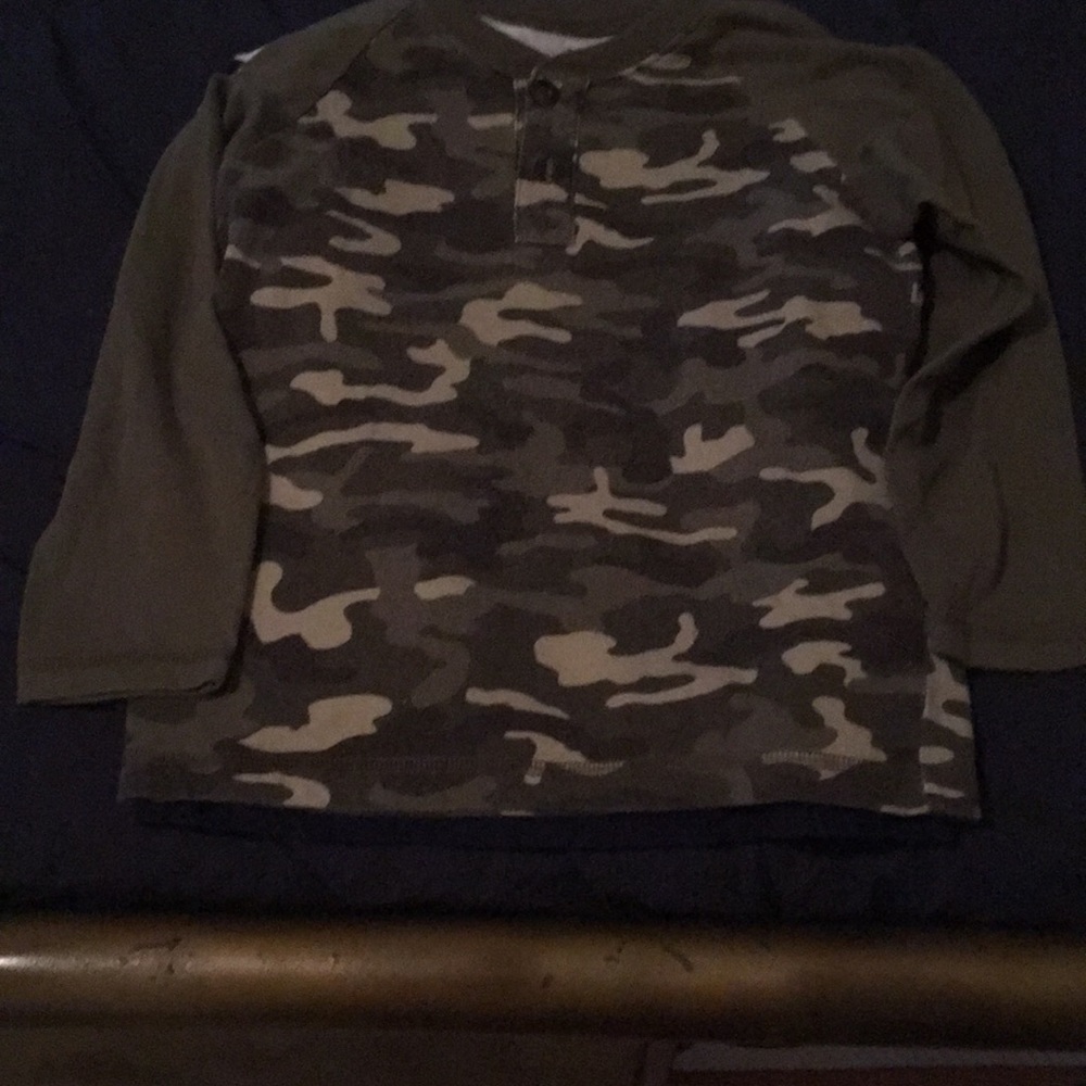 Tops - Picture 3 of 3